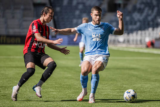 Brommapojkarnas Alex Timossi Andersson och Malmö FFs