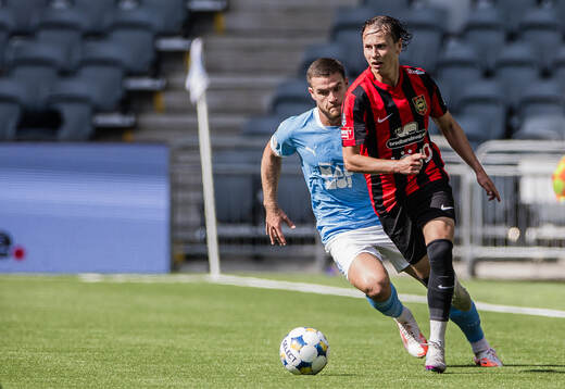 Brommapojkarnas Alex Timossi Andersson och Malmö FFs