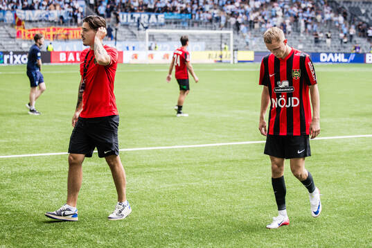 Brommapojkarnas Victor Lind (h) deppar