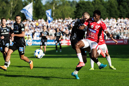 IFK Norrköpings Amadeus Sögaard och Degerfors Ziyad Salifu
