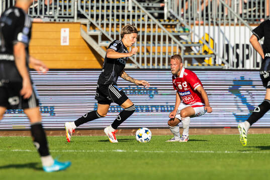 IFK Norrköpings Jonatan Gudni Arnarsson och Degerfors