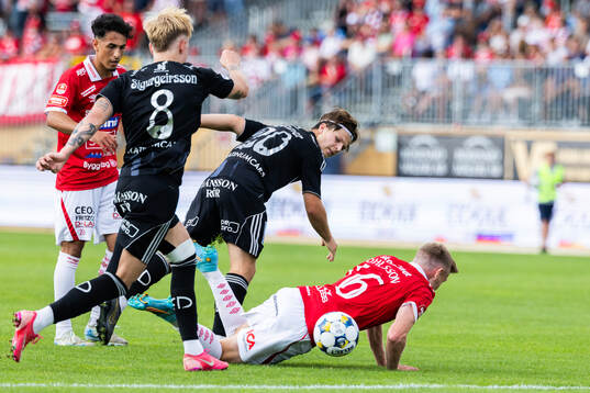 Degerfors Elias Barsoum och IFK Norrköpings Axel Brönner