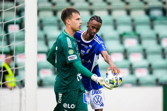 Örebros Jakub Ojrzy?ski och GIF Sundsvalls Yacqub Finey