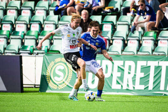 Örebros Ludvig Richtnér och GIF Sundsvalls Miguel Sandberg