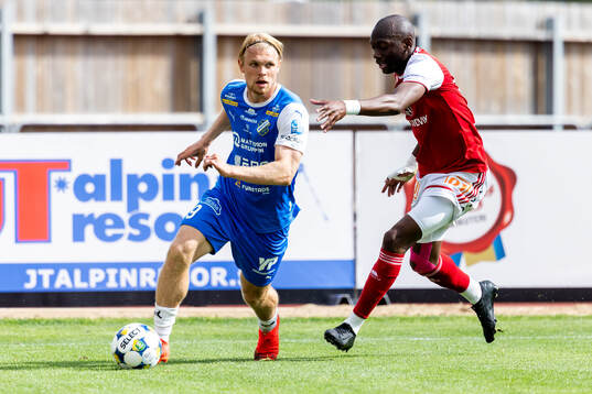 Oddevolds Linus Tornblad och Sandvikens IFs Moonga Simba
