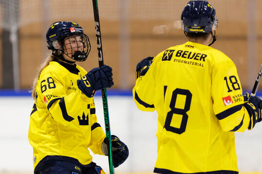 Sofie Lundin celebrates