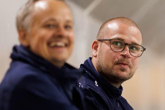 Assistant coach Dennis Bozic