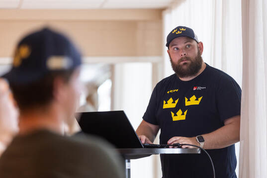 Video coach Adam Albelin