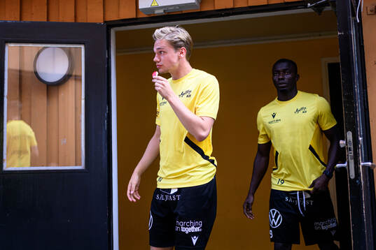 Mjällbys Jeppe Kjaer och Abdoulie Manneh