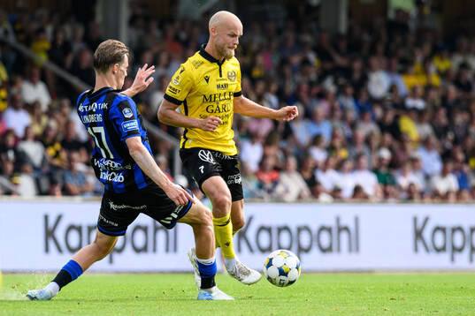 Sirius Marcus Lindberg och Mjällbys Viktor Gustafson