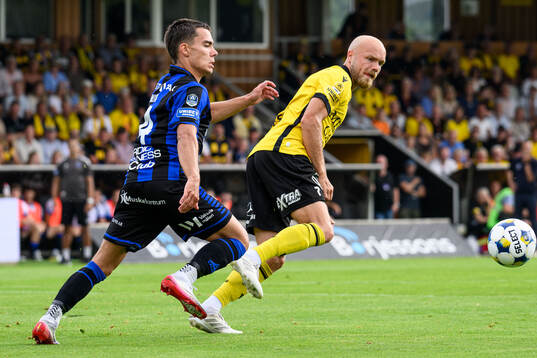 Sirius Leo Walta och Mjällbys Viktor Gustafson