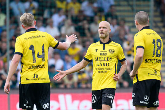 Mjällbys Herman Johansson, Viktor Gustafson jublar