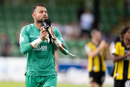 Hammarbys målvakt Warner Hahn jublar