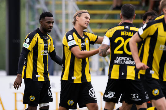 Hammarbys Shaquille Pinas jublar