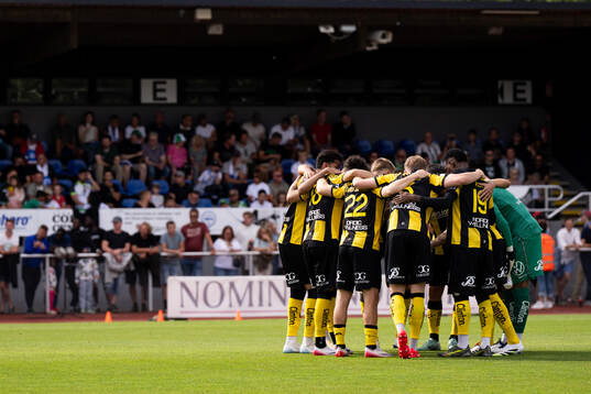 Hammarbys spelare samlas