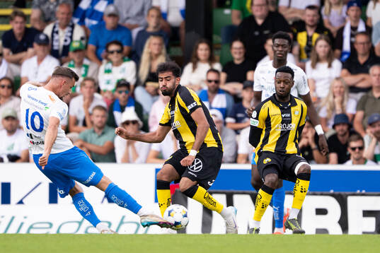Värnamos Ajdin Zeljkovic och Hammarbys Montader Madjed