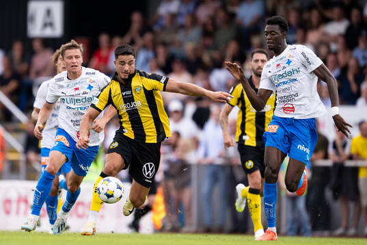 z250727 Hammarbys Jusef Erabi och Värnamos Rufai Mohammed