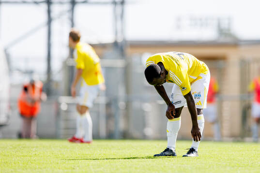 Falkenbergs Wanbe Godwin Aguda har ont
