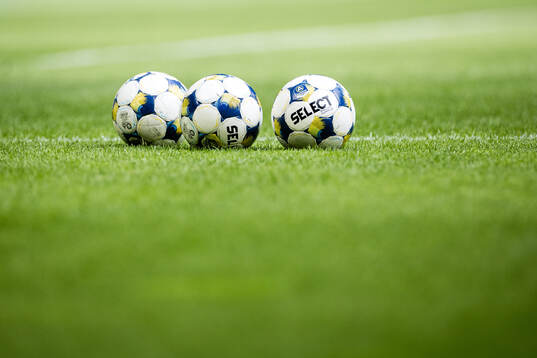 Fotbollar på Strawberry Arena