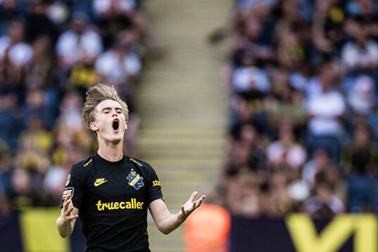 AIKs Yannick Geiger reagerar