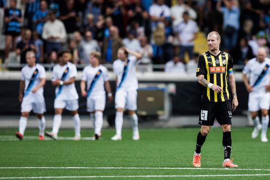 Häckens Simon Gustafson deppar