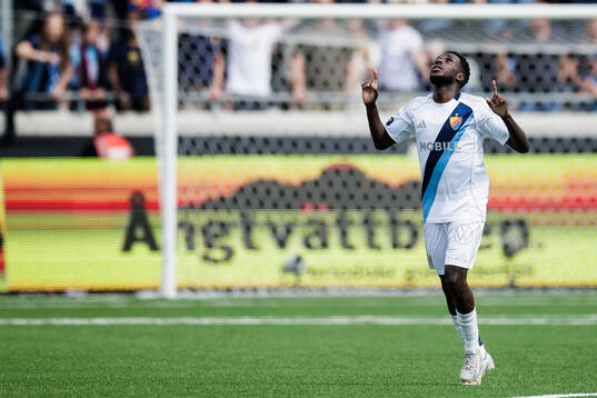 Djurgårdens Tokmac Nguen jublar