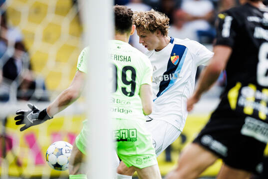Djurgårdens August Priske Flyger gör 0-4 på  Häckens