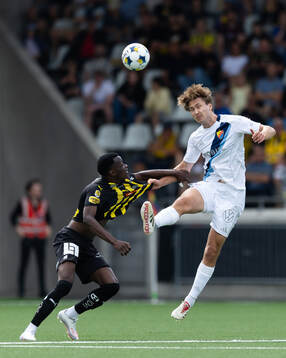 Häckens John Paul Dembe och Djurgårdens Miro Tenho