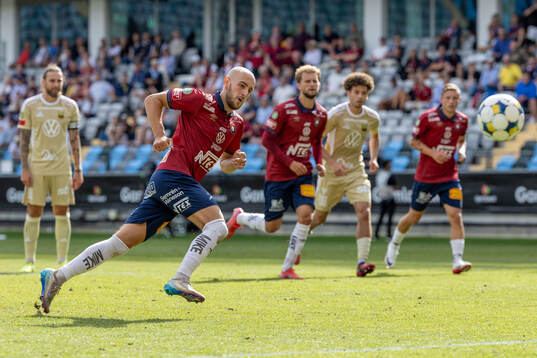 Örgrytes Amel Mujanic gör mål på straff