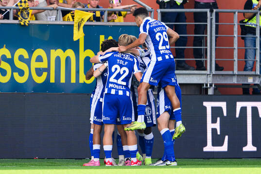 IFK Göteborgs spelare jublar