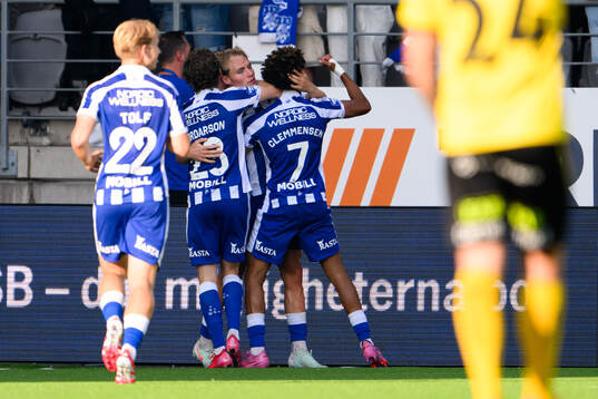 IFK Göteborgs Max Fenger jublar