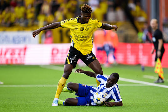 Elfsborgs Terry Yegbe och IFK Göteborgs Saidou Alioum
