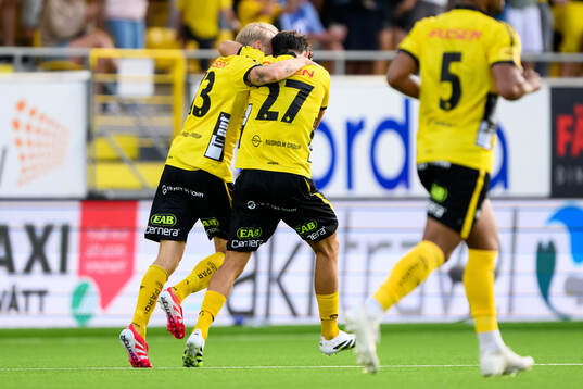 Elfsborgs Johan Larsson och Besfort Zeneli jublar