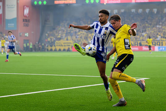 IFK Göteborgs Thomas Santos och Elfsborgs Taylor Silverholt