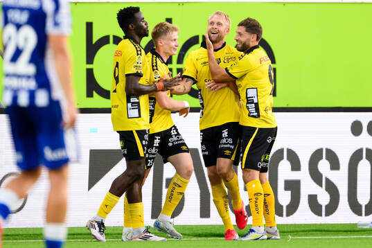 Elfsborgs Johan Larsson jublar