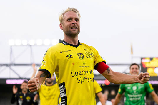 Elfsborgs Johan Larsson jublar