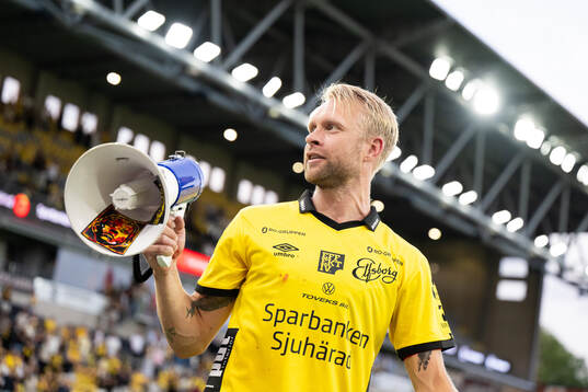 Elfsborgs Johan Larsson jublar