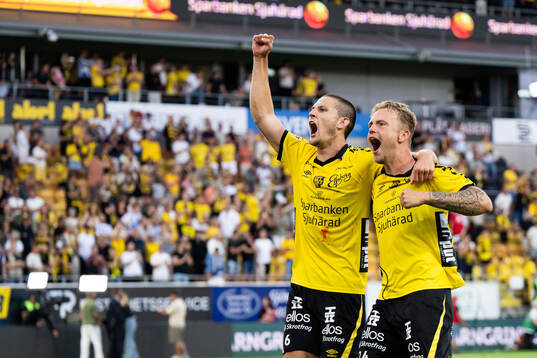 Elfsborgs Rasmus Wikström och Frederik Ihler jublar