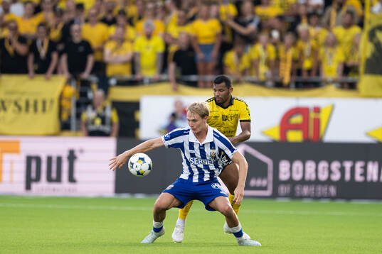 IFK Göteborgs Max Fenger och Elfsborgs Wenderson Oliveira