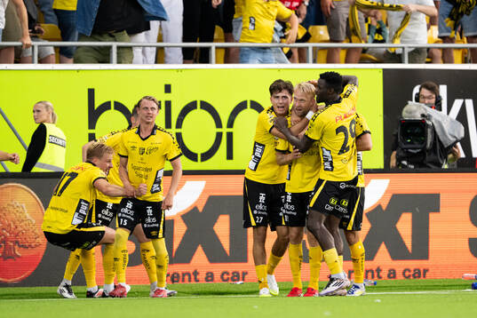 Elfsborgs Johan Larsson jublar