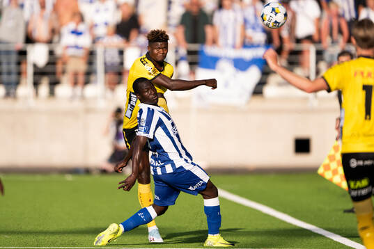 Elfsborgs Terry Yegbe och IFK Göteborgs Saidou Alioum