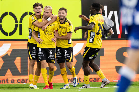 Elfsborgs Johan Larsson jublar