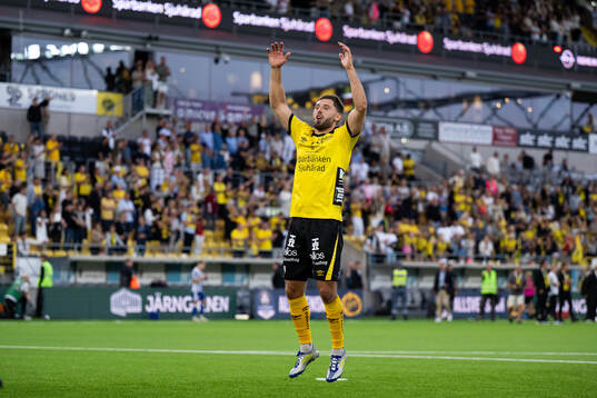 Elfsborgs Arber Zeneli jublar