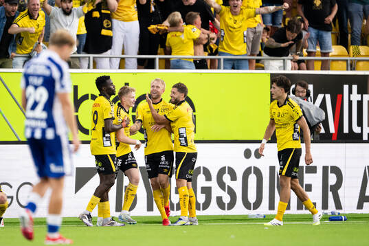 Elfsborgs Johan Larsson jublar