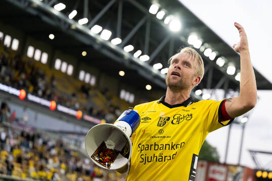 Elfsborgs Johan Larsson jublar