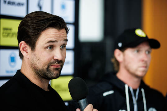 Brynäs sportchef Johan Alcén och Nicklas Bäckström