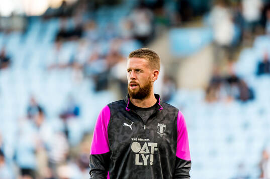 Pontus Jansson of Malmö FF ahead ofof the UEFA Champions