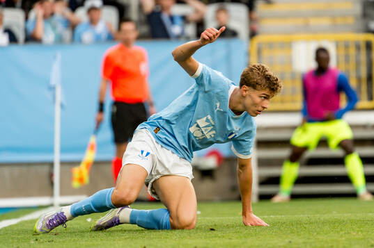 Hugo Bolin of Malmö FF celebrates