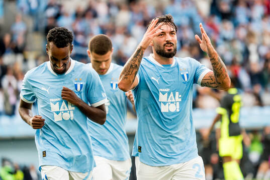 Sead Haksabanovic of Malmö FF celebrates