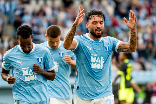 Sead Haksabanovic of Malmö FF celebrates